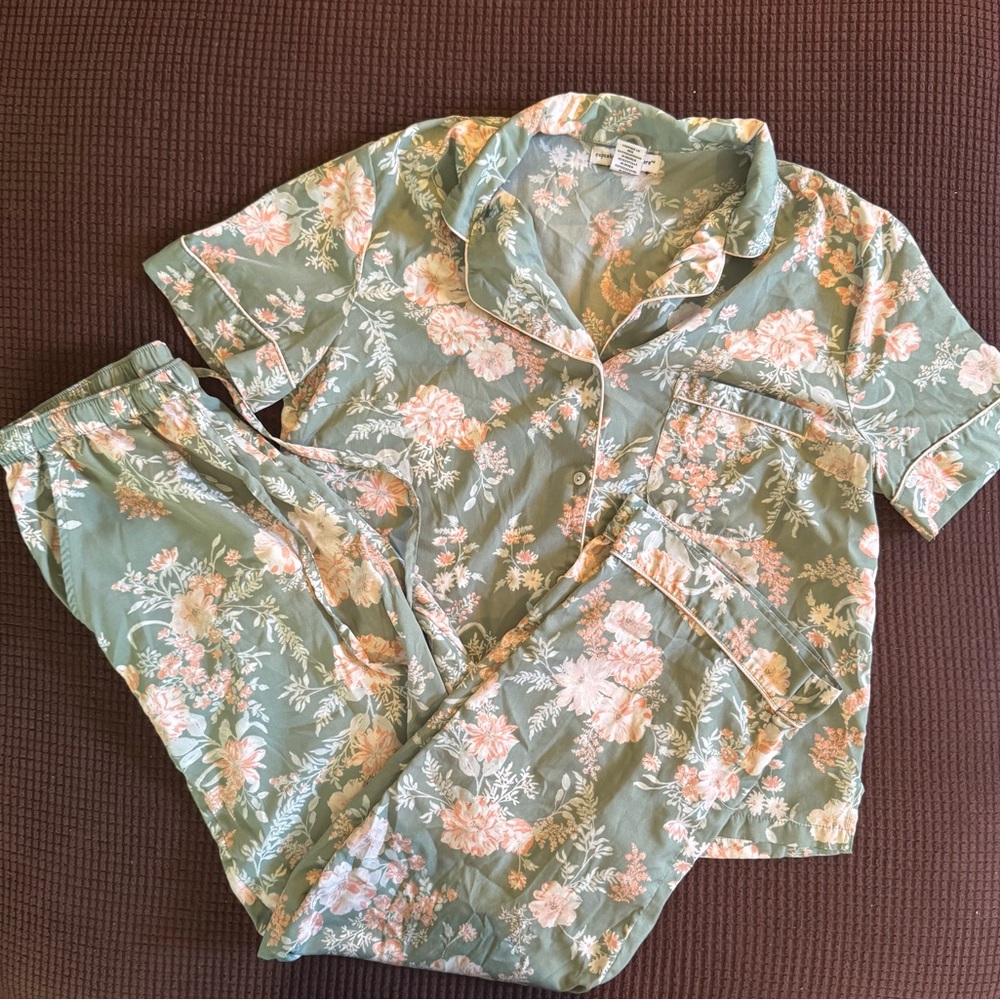 Cupcakes & Cashmere Floral Loungewear in Green and Pink.